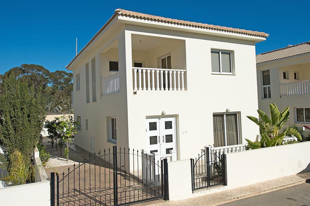 Hara Nissi Beach Villas Ayia Napa Værelse billede